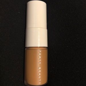 Fenty Foundation MINI in 380